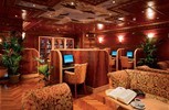 Carnival Miracle. Библиотека и интернет-центр The Raven Library & Internet Cafe